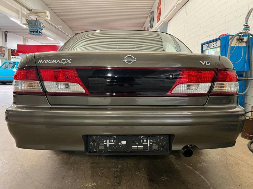 Image 15/17 de Nissan Maxima 2.0 V6 (1998)