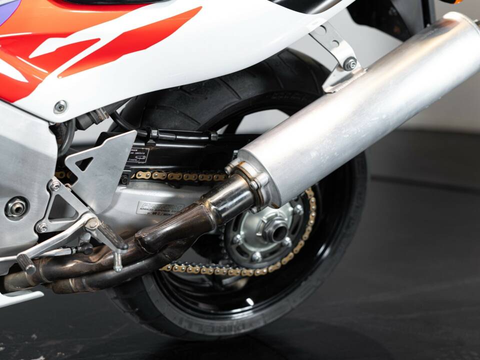 Image 9/42 de Honda RVF 750 (1994)