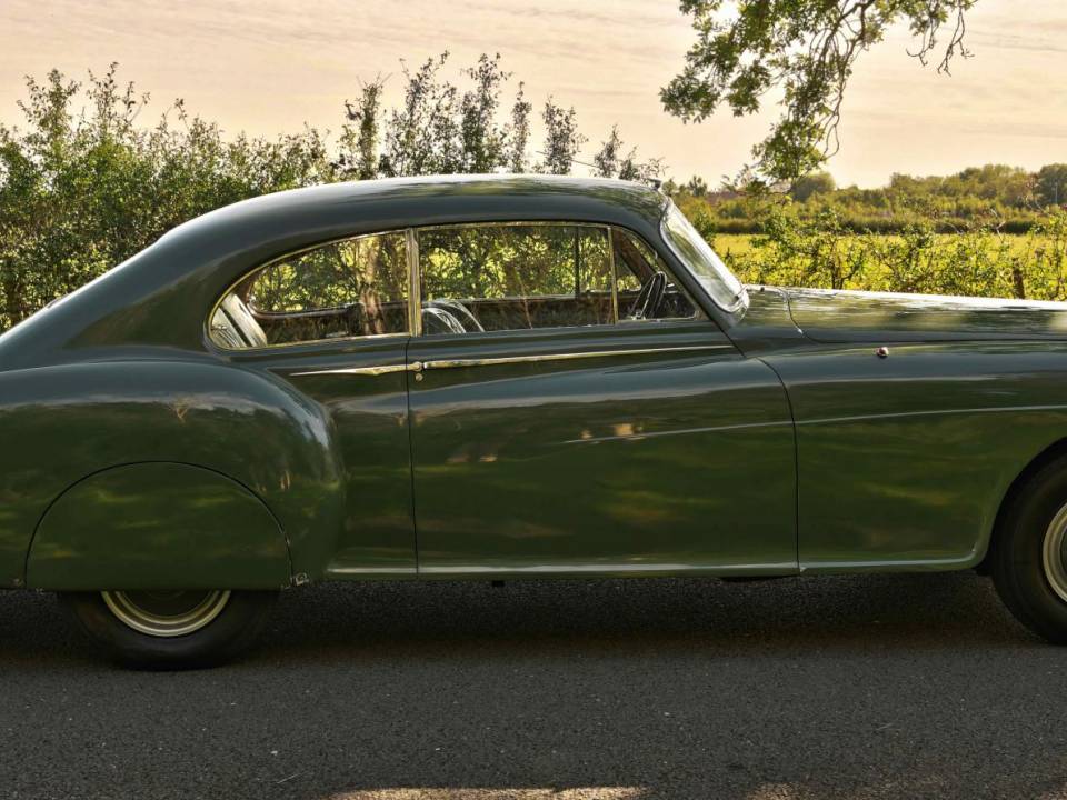 Image 7/45 of Bentley R-Type Continental (1953)