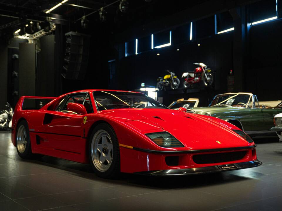 Image 3/50 de Ferrari F40 (1991)