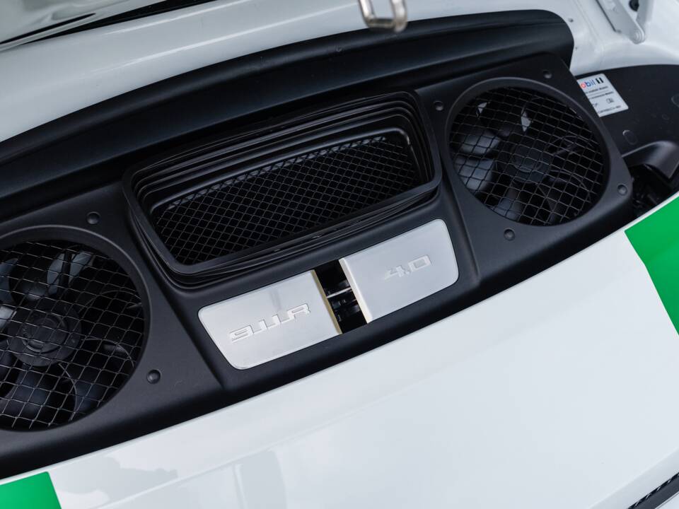 Image 36/42 of Porsche 911 R (2016)