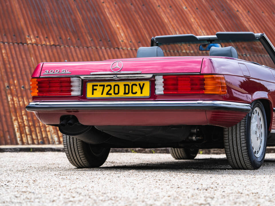 Immagine 19/36 di Mercedes-Benz 300 SL (1989)