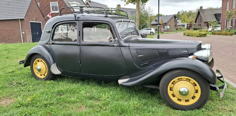 Image 3/7 of Citroën Traction Avant 11 B (1939)