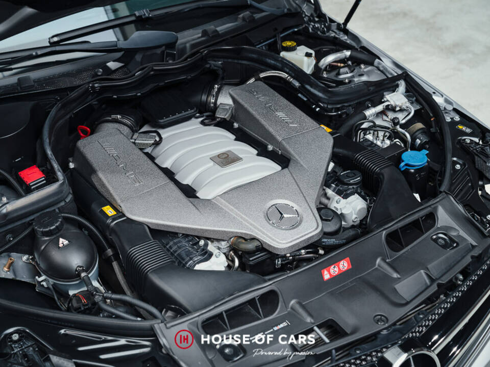 Bild 12/24 von Mercedes-Benz C 63 AMG T (2010)