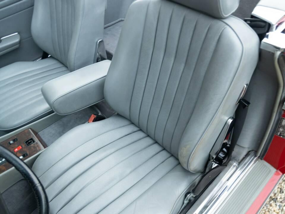 Imagen 40/50 de Mercedes-Benz 560 SL (1986)