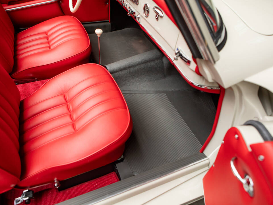 Image 20/28 of Mercedes-Benz 190 SL (1961)
