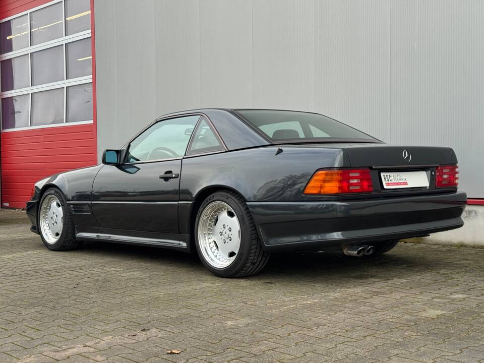 Imagen 10/46 de Mercedes-Benz 500 SL 6.0 AMG (1992)