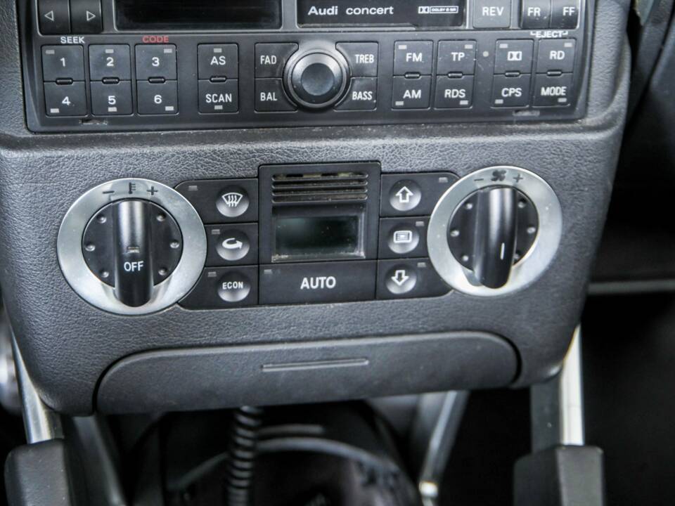 Bild 25/50 von Audi TT 1.8 T (2000)