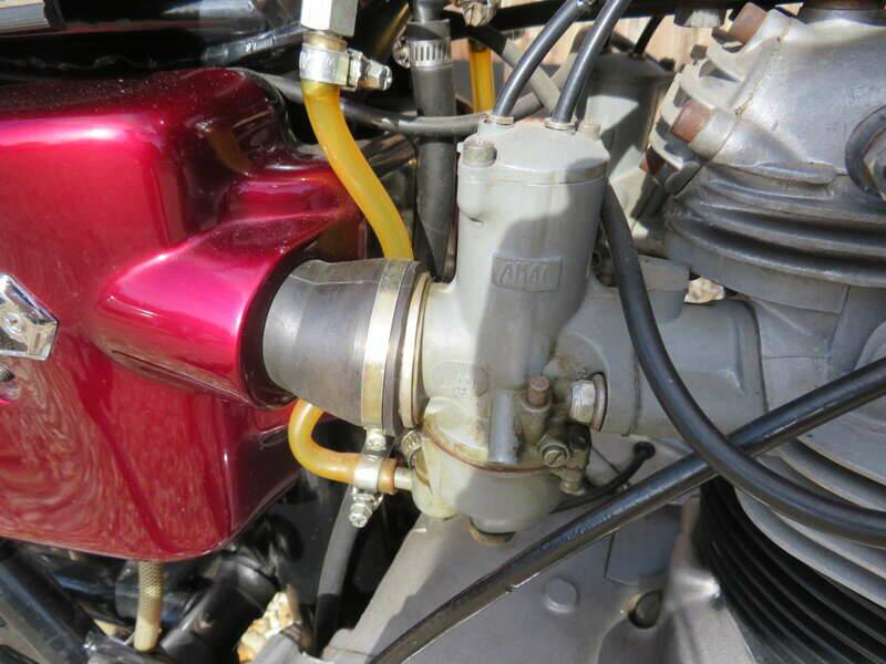 Image 26/44 of Triumph DUMMY (1976)