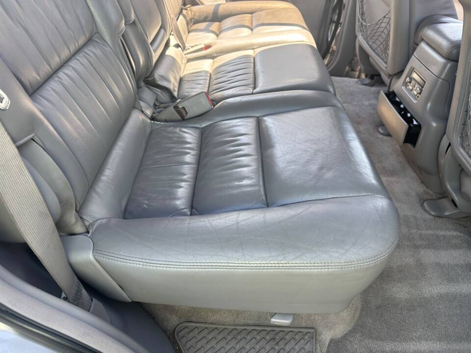 Image 19/28 of Toyota Land Cruiser J 100 V8 (2002)