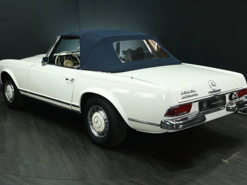 Image 29/50 of Mercedes-Benz 280 SL (1968)