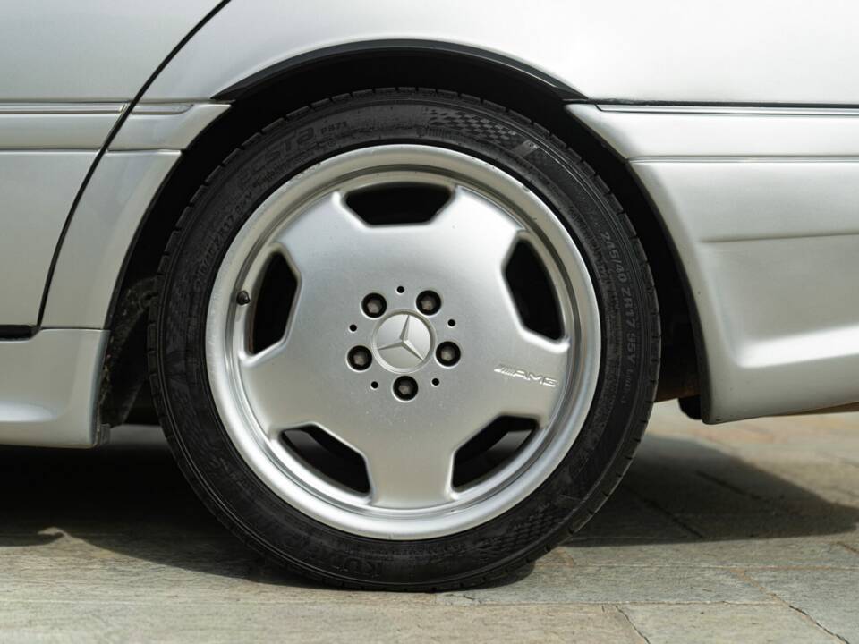 Image 13/50 of Mercedes-Benz C 36 AMG (1995)