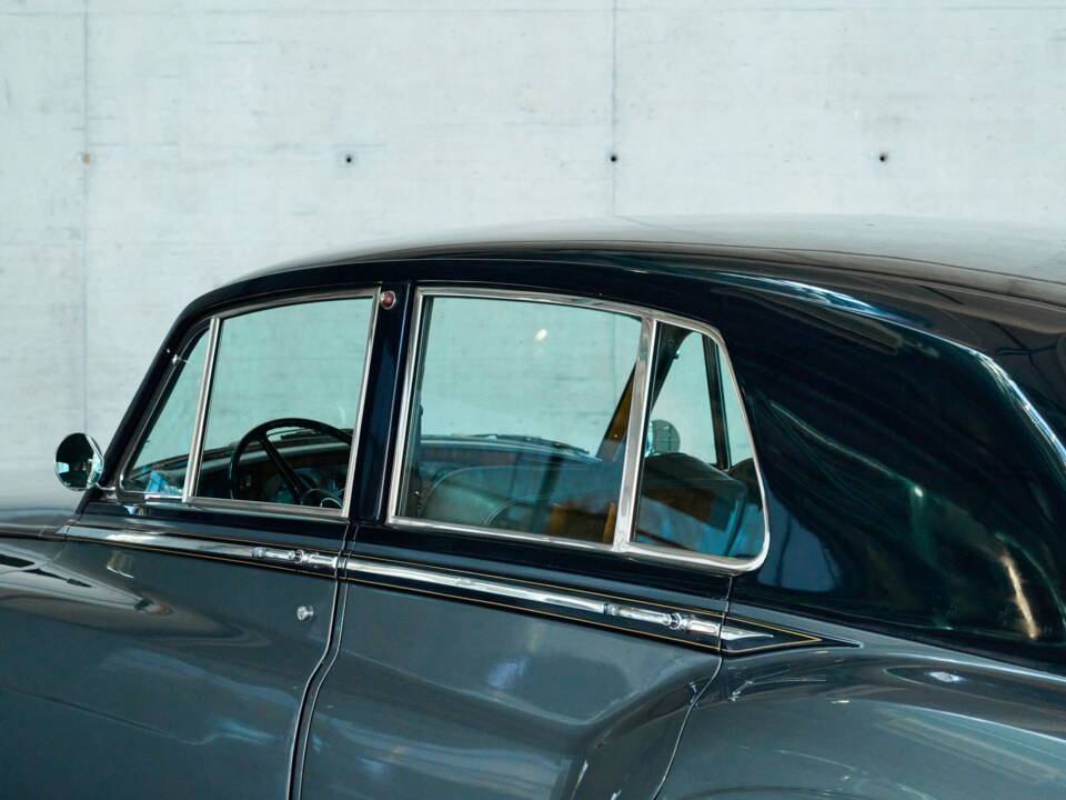 Image 19/50 of Bentley S 3 (1964)