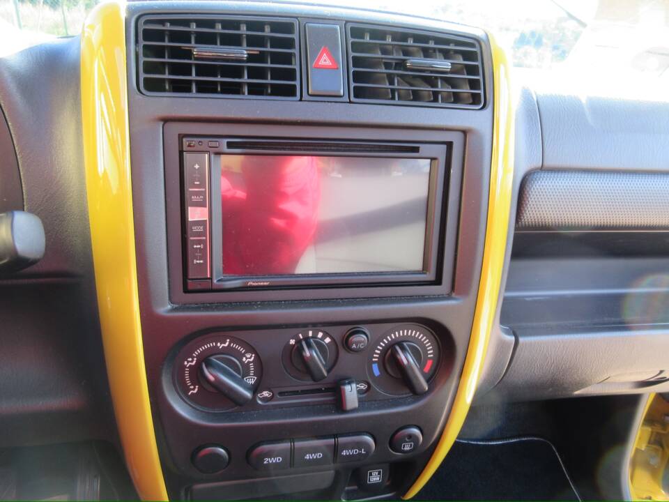 Immagine 9/23 di Suzuki Jimny (2018)