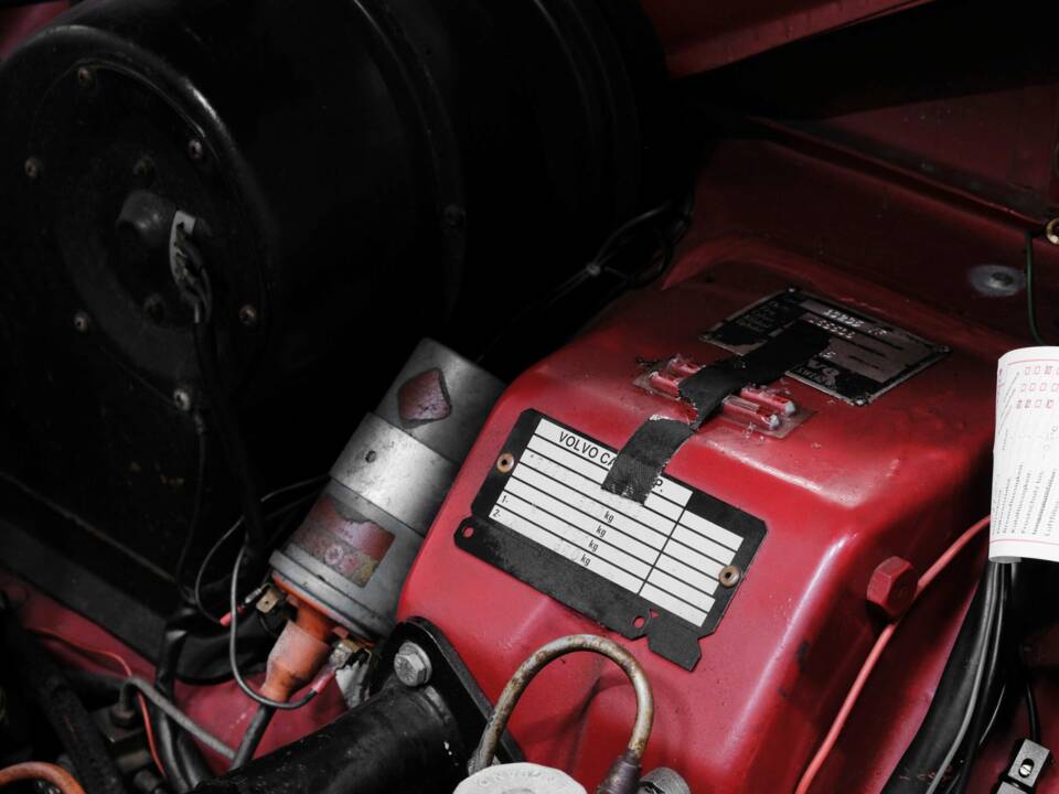Image 24/41 of Volvo P 122 S (1966)