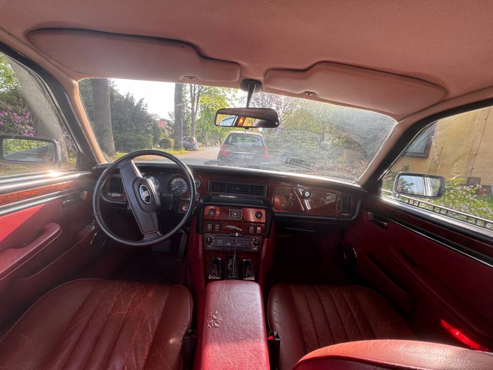 Image 8/8 of Jaguar XJ 6 4.2 (1985)
