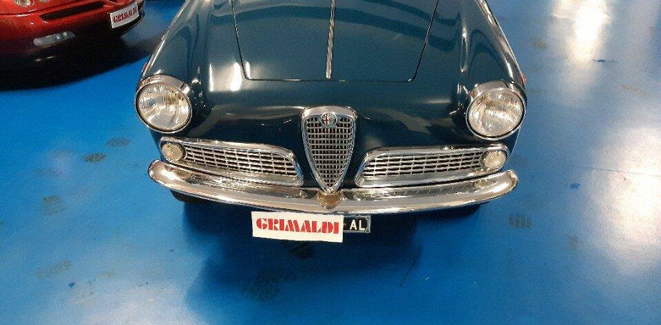 Image 2/33 of Alfa Romeo Giulia 1600 Sprint (1963)