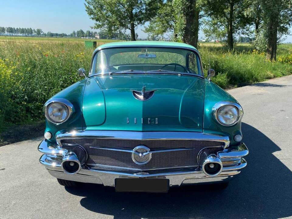 Afbeelding 3/8 van Buick Special Riviera Coupé (1956)