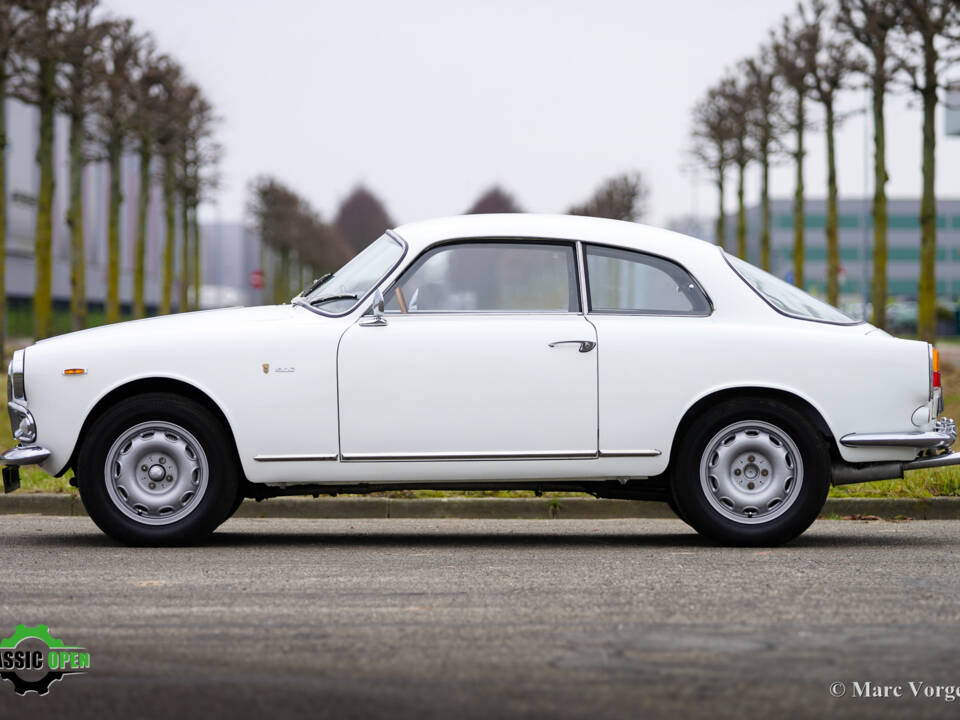 Image 3/48 of Alfa Romeo Giulia 1600 Sprint (1963)