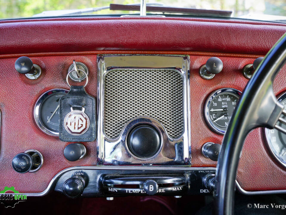 Image 34/50 de MG MGA Twin Cam (1958)