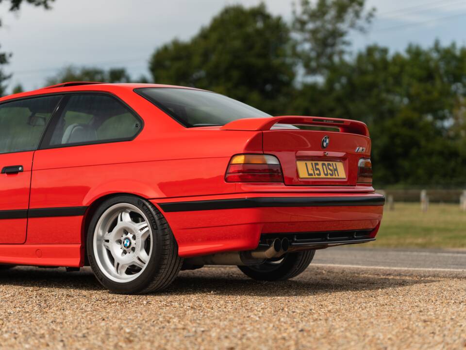 Image 32/37 of BMW M3 (1994)