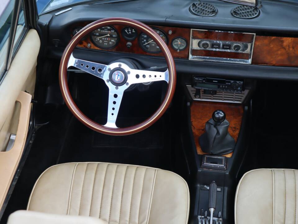 Image 7/50 of FIAT 124 Spider CS1 (1978)