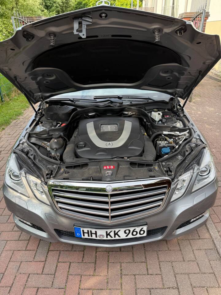 Image 8/14 de Mercedes-Benz E 500 4MATIC (2009)