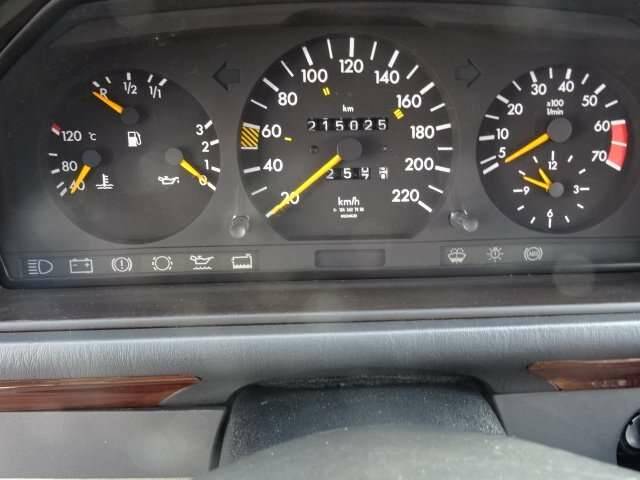 Bild 12/24 von Mercedes-Benz 230 E (1990)