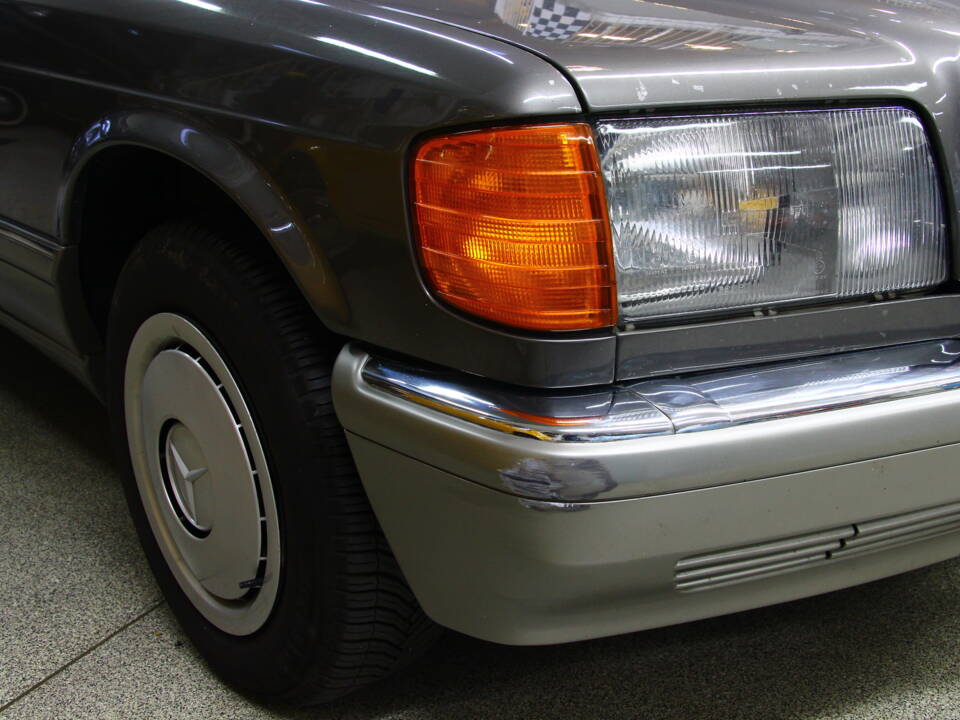Imagen 42/44 de Mercedes-Benz 500 SEL (1986)