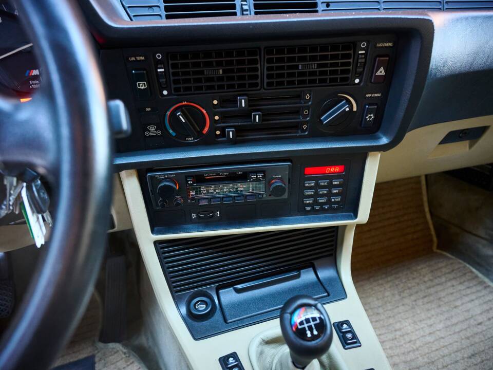 Bild 17/40 von BMW M 635 CSi (1984)