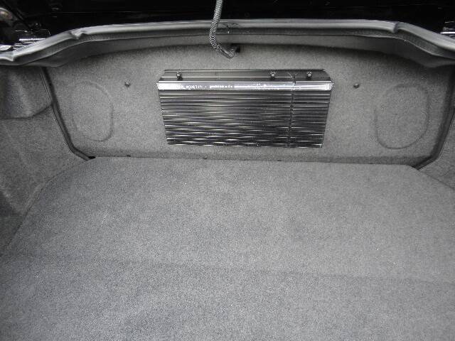 Image 23/30 de Aston Martin DB 7 Vantage Volante (2003)