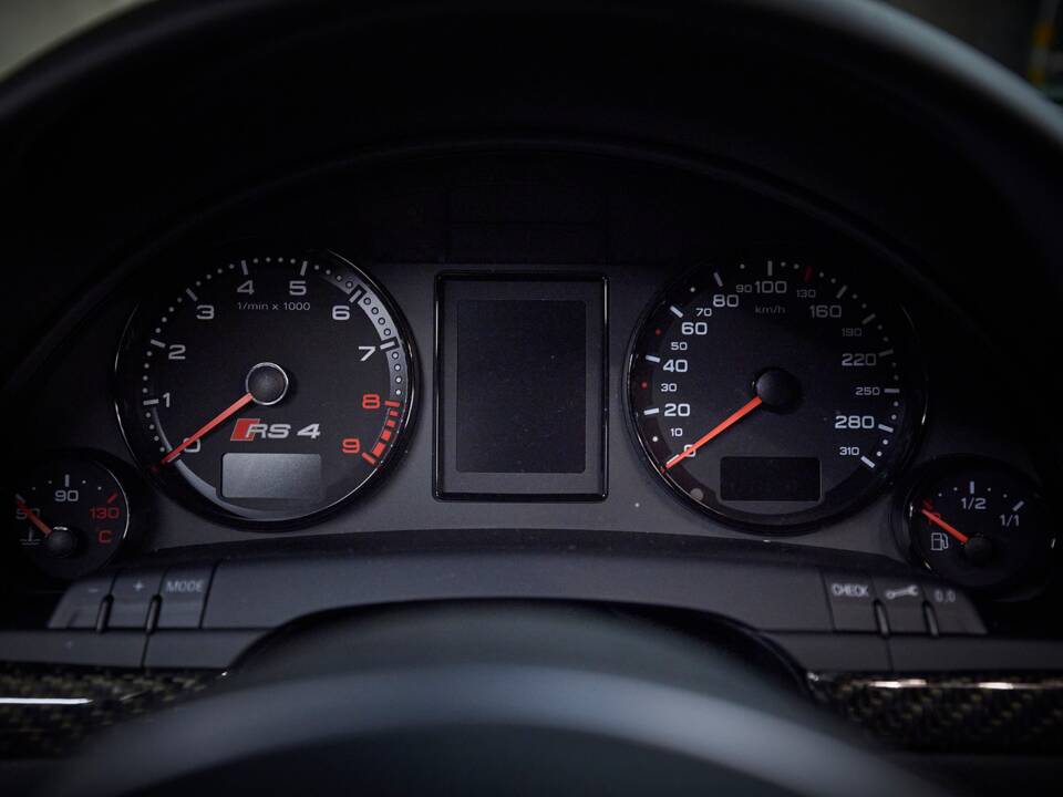 Image 90/95 of Audi RS4 Avant (2006)