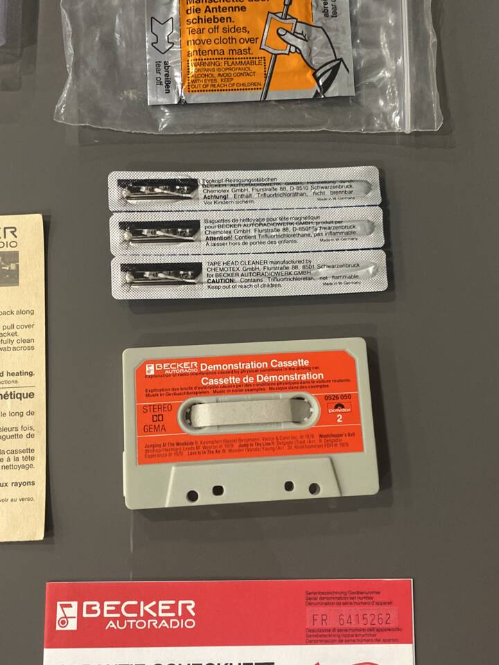 Image 58/63 of Mercedes-Benz 500 SEC (1984)