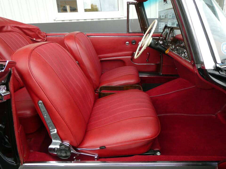Imagen 13/26 de Mercedes-Benz 220 SE b (1963)