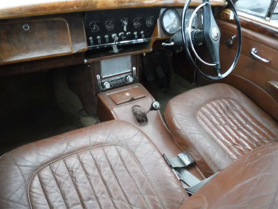 Image 12/32 of Jaguar Mk X 4.2 (1965)