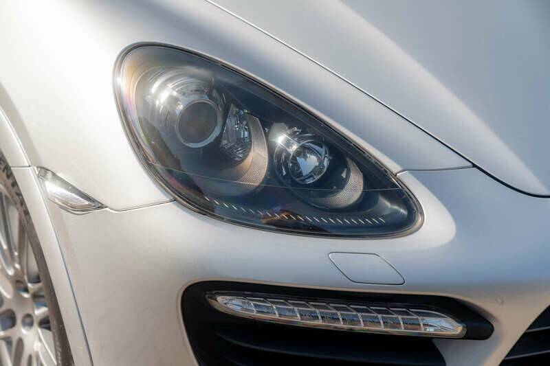 Image 10/50 de Porsche Cayenne GTS (2012)