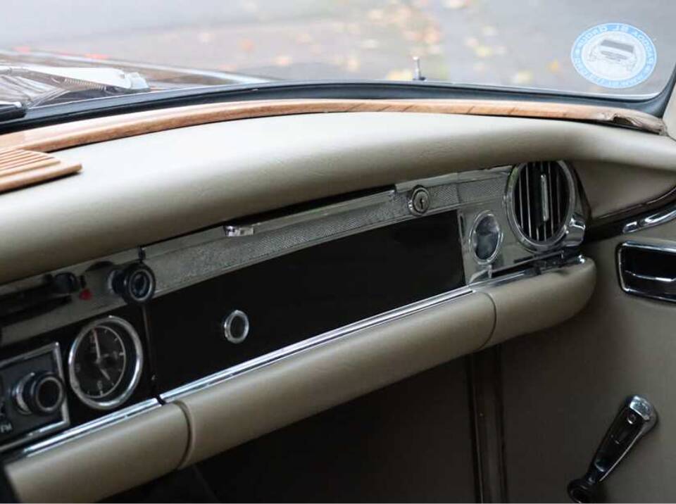 Imagen 36/45 de Mercedes-Benz 280 SL (1968)