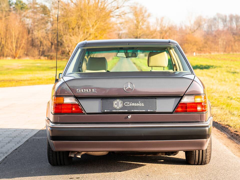Bild 5/38 von Mercedes-Benz 500 E (1991)