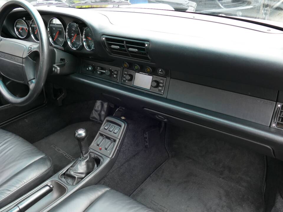 Image 20/22 of Porsche 911 Carrera 4 "30 Jahre 911" (1994)