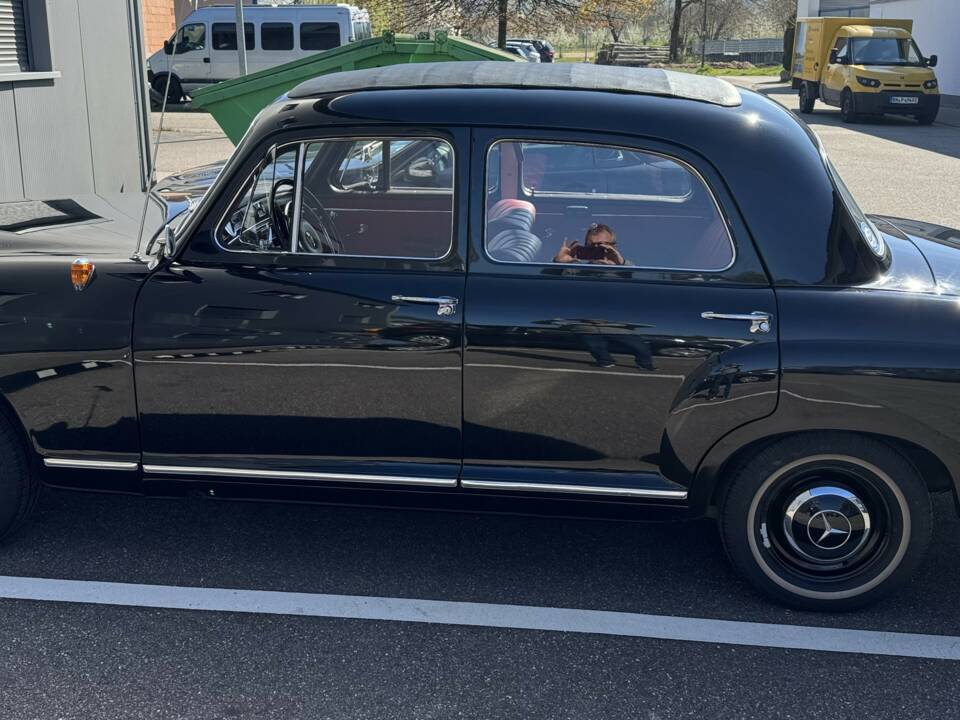 Imagen 2/11 de Mercedes-Benz 180 c (1961)