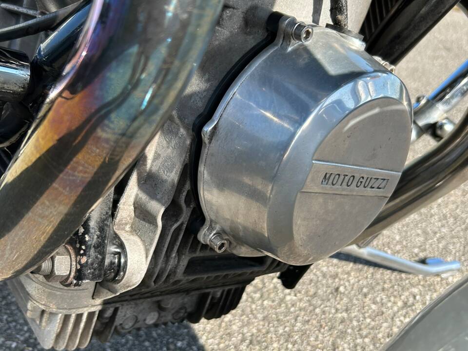 Selbst für 1,90-Meter-Riesen ist die Sitzposition entspannt.