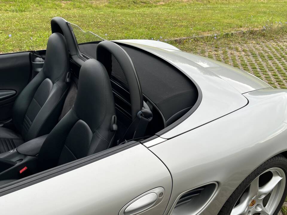 Image 41/49 of Porsche Boxster (1998)