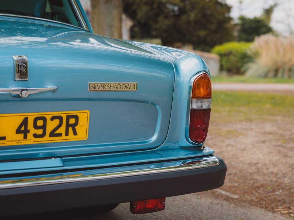 Image 11/42 of Rolls-Royce Silver Shadow II (1977)
