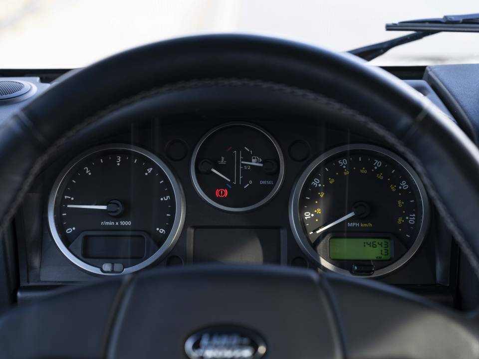 Bild 18/38 von Land Rover Defender 110 (2016)