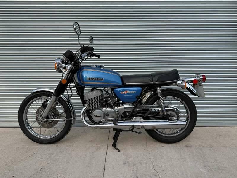 Image 2/42 of Suzuki GT 500 (1976)