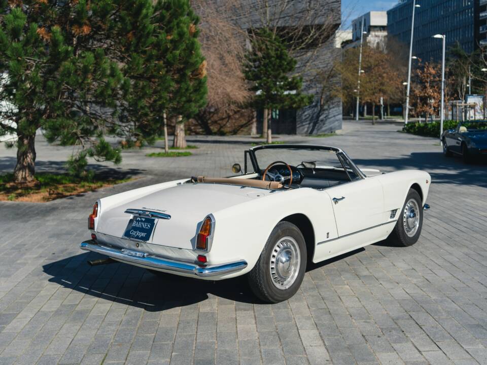 Image 2/10 of Maserati 3500 GT Spyder Vignale (1961)