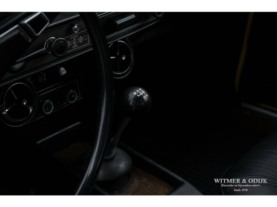 Image 40/50 of Volvo 1800 ES (1972)