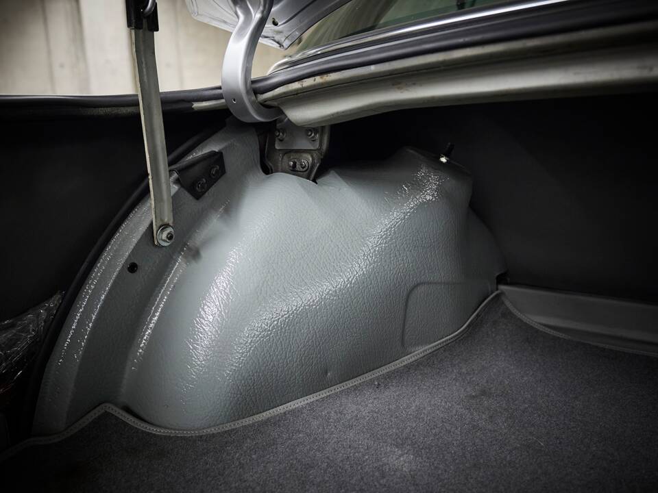 Image 63/100 of BMW 3.0 CSi (1973)