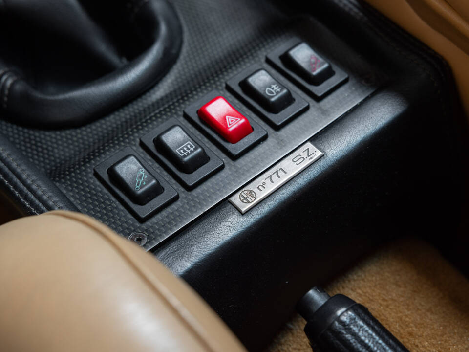 Image 18/32 de Alfa Romeo SZ (1994)