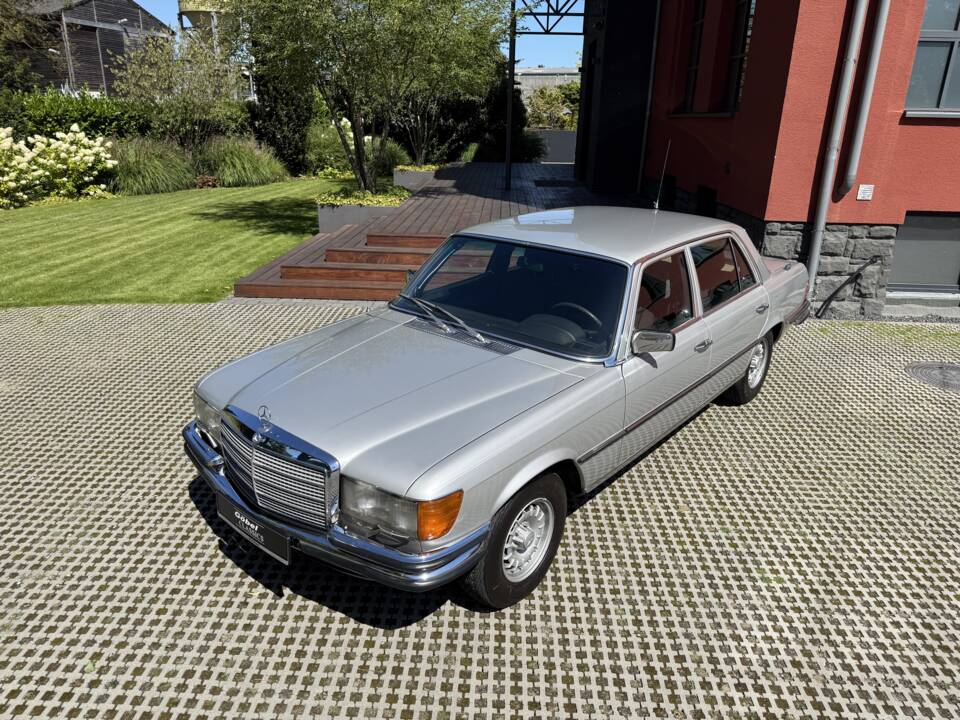 Imagen 4/42 de Mercedes-Benz 450 SEL 6,9 (1975)